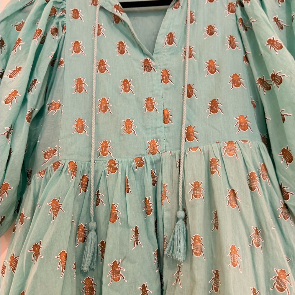 Elegant Teal Dress with Gold Accents - Picture 2 of 3